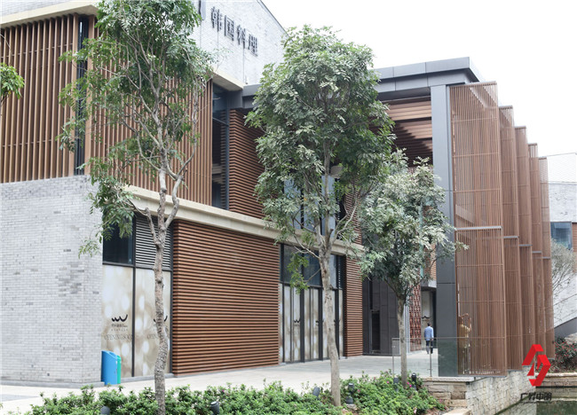 木纹U型铝单板应用案例